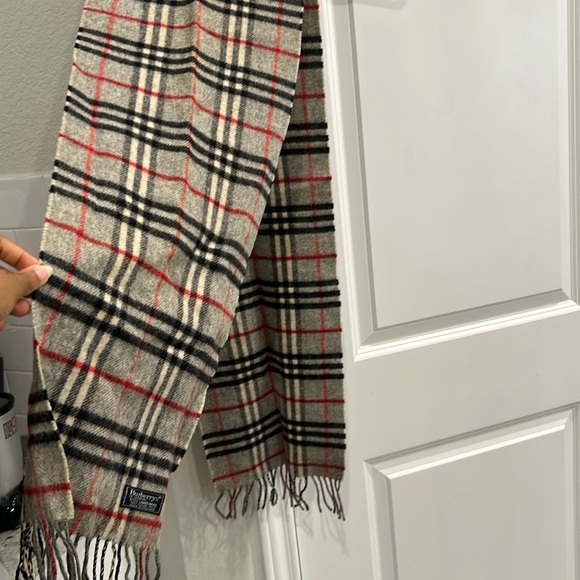 100% Authentic Burberry London Lambwool - Picture 4 of 4